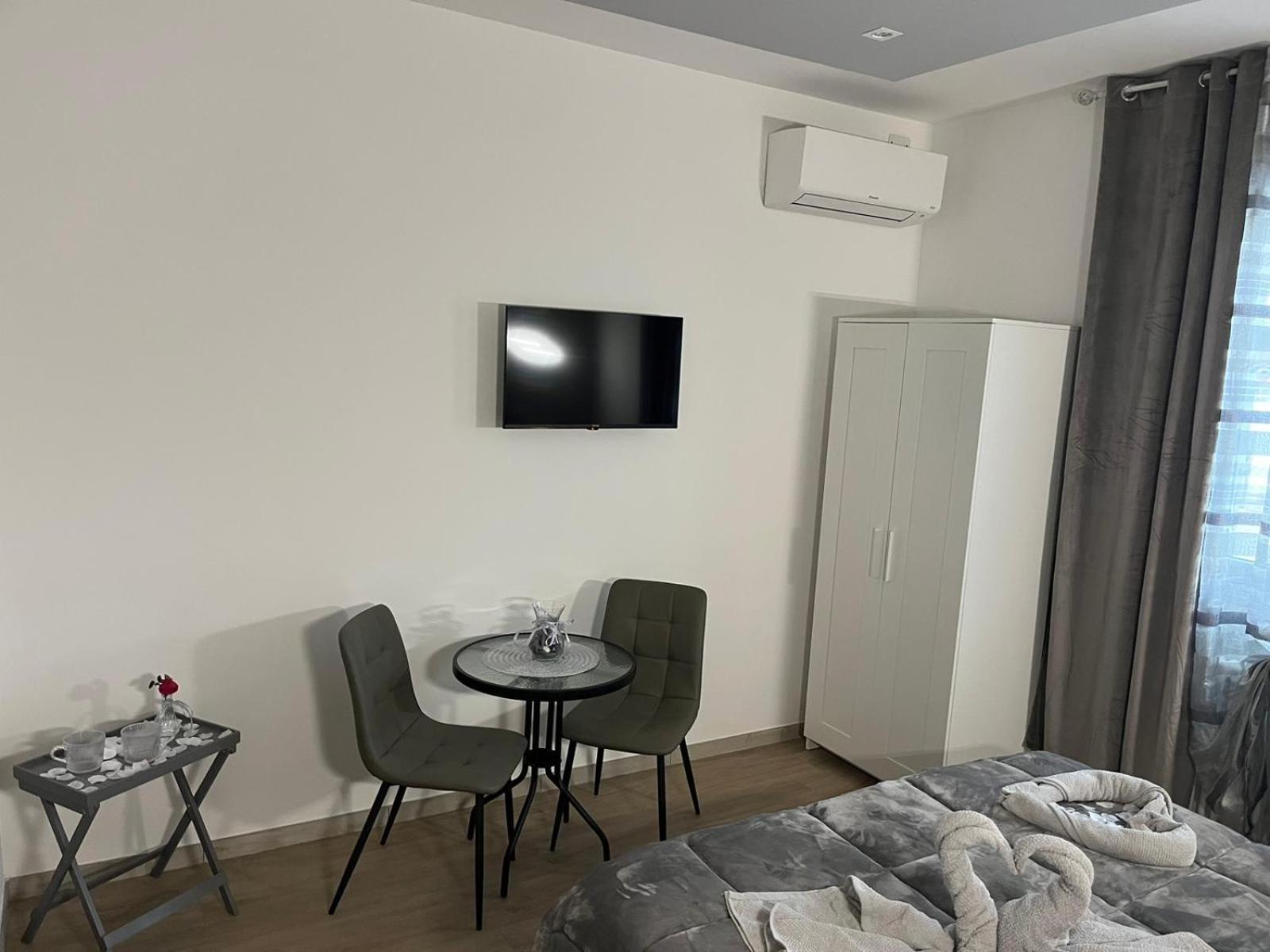 菲乌米奇诺 New House酒店 外观 照片