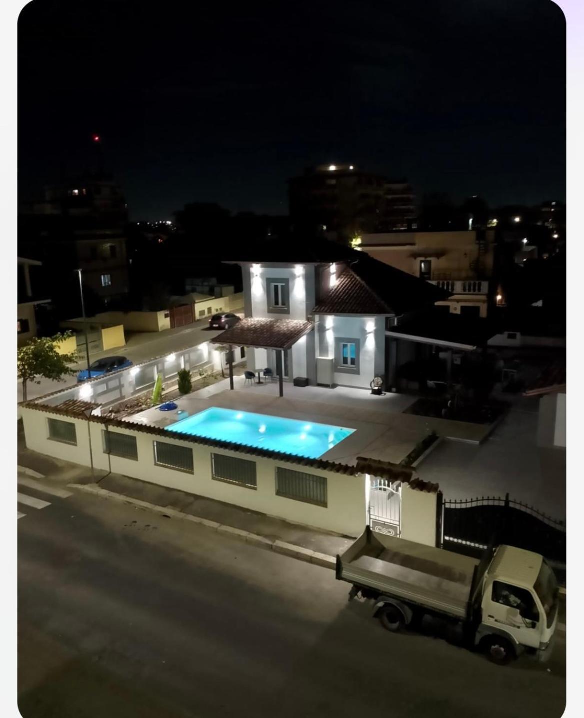 菲乌米奇诺 New House酒店 外观 照片