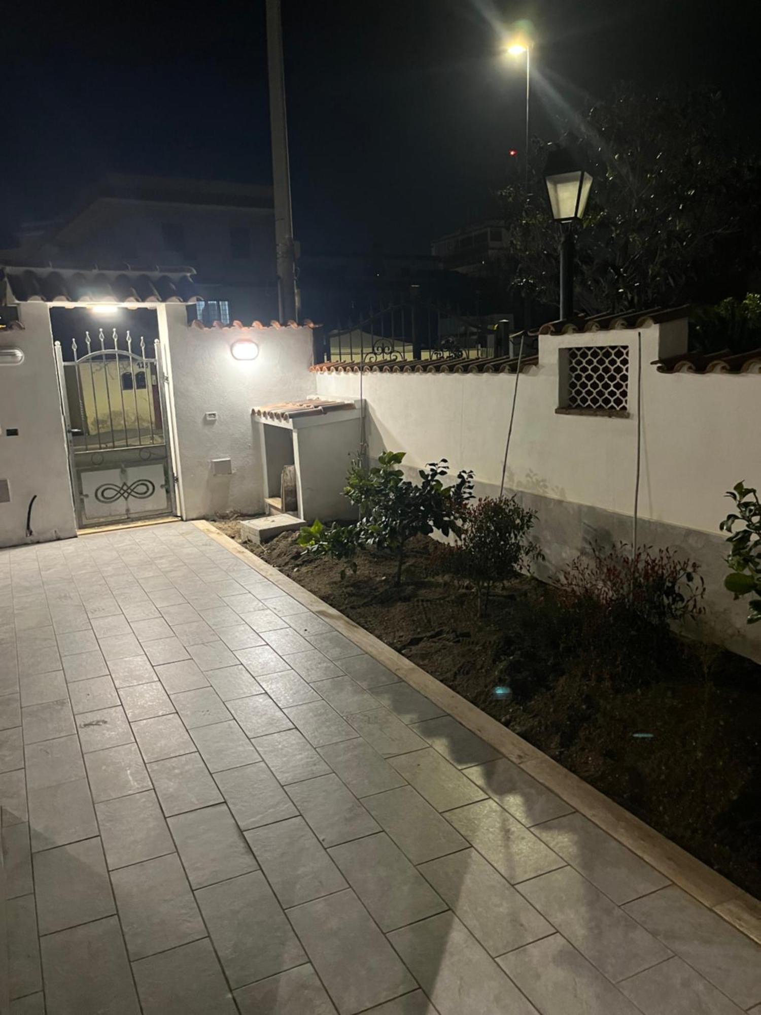 菲乌米奇诺 New House酒店 外观 照片