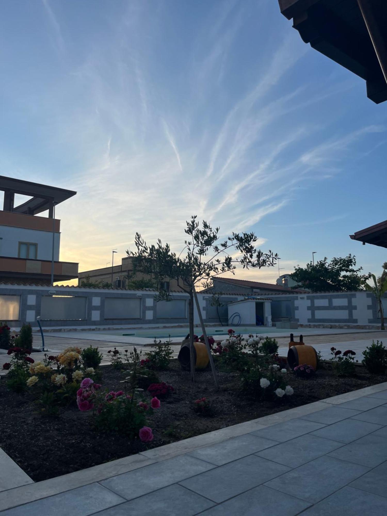 菲乌米奇诺 New House酒店 外观 照片